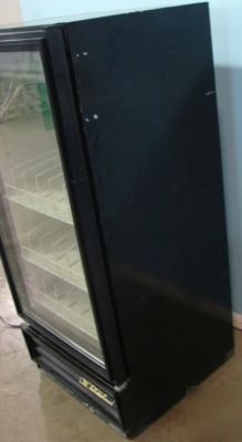 True gdm-10 single door display bottle cooler