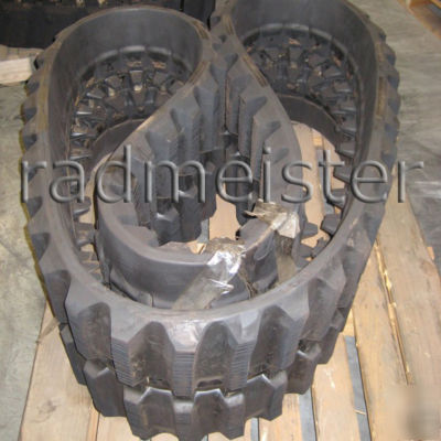 A set of 2 used rubber tracks for bobcat 864, T200