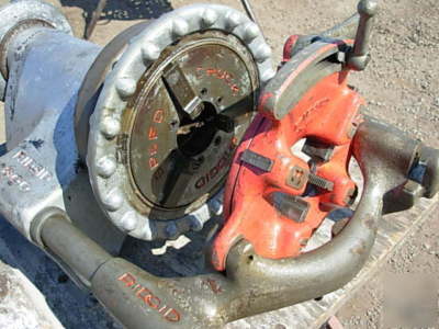 Ridgid 300 pipe threader works great with carriage