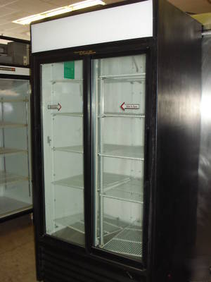 True gdm 14RF radius front refrigerator merchandiser 