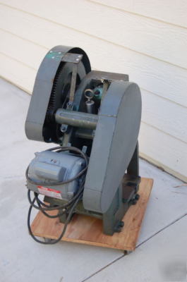 5 ton-benchmaster-machine-punch-press-MONEC0-table top