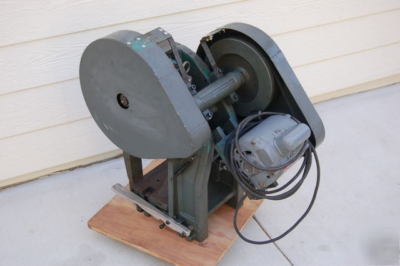 5 ton-benchmaster-machine-punch-press-MONEC0-table top