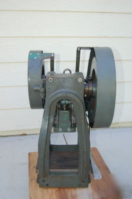 5 ton-benchmaster-machine-punch-press-MONEC0-table top