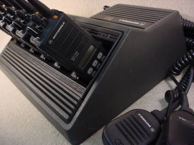 Lot of 6 motorola MTS2000 800 mhz 160 ch portables 