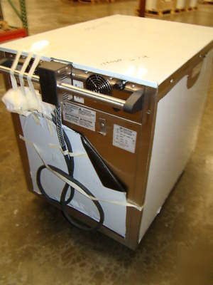 New cres cor convection oven