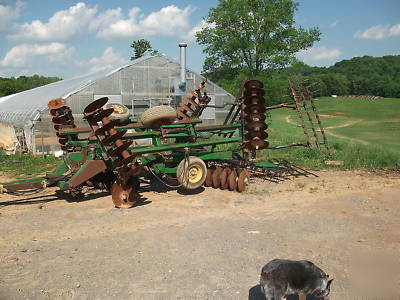 John deere 630 wing disc w/ john deere section harr 