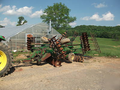 John deere 630 wing disc w/ john deere section harr 