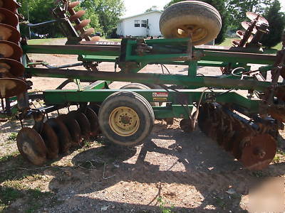 John deere 630 wing disc w/ john deere section harr 