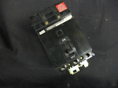 Square d molded case circuit breaker FA32070