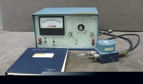 Mks baratron type 144 pressure meter w/ pressure head
