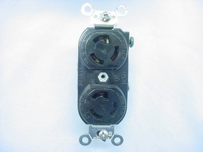 10 leviton L7-15 locking duplex receptacles 15A 277V