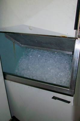 Ice machine 400 lb on 500 lb bin maker cube air cooled 