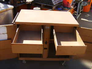 Knaack 40 heavy-duty locking rolling workbench