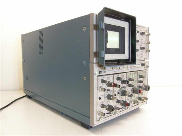 Tektronix 7904A oscilloscope 7A18A, 7A26, 7B53A, 7B92A