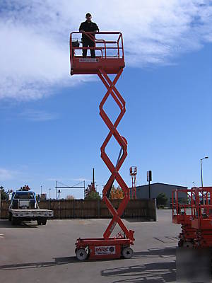 3246 E2 jlg - 32' scissor lift - ariel work platform