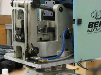 Berg PV250A pneumatic crimping machine used