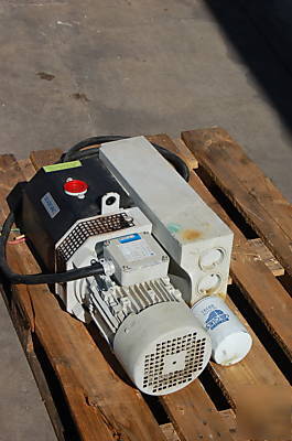 Leybold SV40 sogevac rotary vane PUMP1 stage 33CFM guar