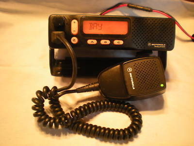 Motorola radius M1225 uhf mobile radio package
