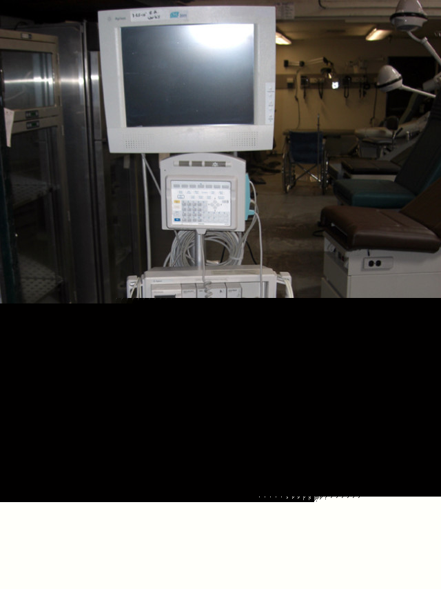 Philips-agilent cm-2001 monitor on stand