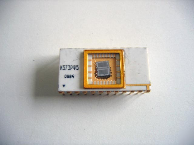 K573RF5 16K eprom C2716 M2716 2716 ceramic gold ic 1PCS