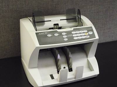 Glory 820 currency counter with counterfeit