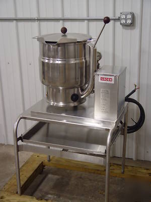 Groen 20 quart jacketed tilt kettle with stand 1 phase