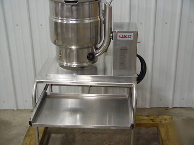 Groen 20 quart jacketed tilt kettle with stand 1 phase