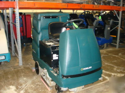 Nobles tennant ezrider 28 in cylindrical floor scrubber