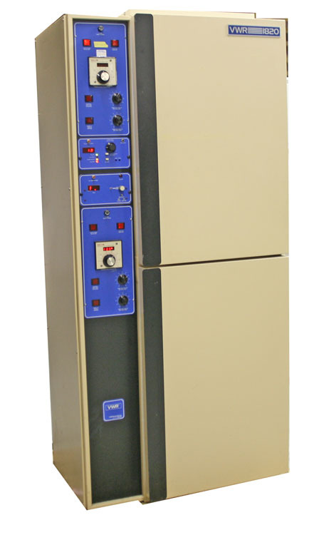 Vwr 1820 dual chamber CO2 water-jacketed incubator
