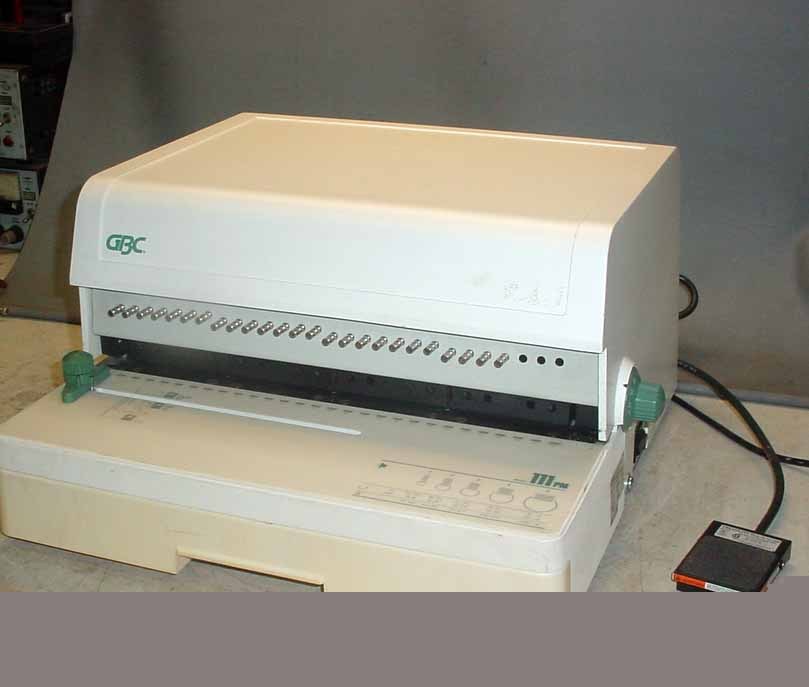 Gbc 25 hole paper punch 111PM-3 w foot pedal