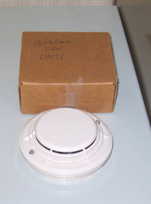 Notifier model fsp-751 photoelectric smoke detector