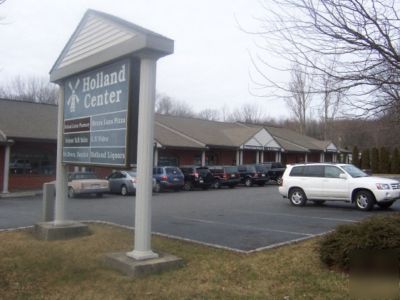 Strip mall : holland center : milford nj : lease $19