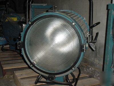 Arri hmi lighting pkg:1.2K par. 2,5K, 4K, 12K.frm:$3500