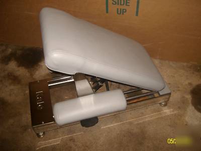 Kale knee-chest table used