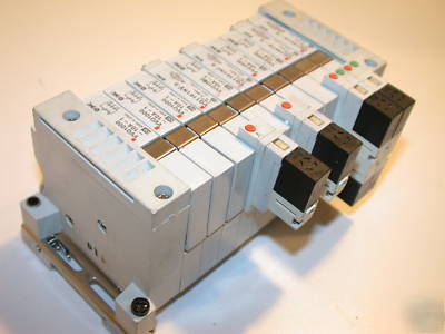 Smc 10 solenoid 24V stack up bank assembly VQ1101-5