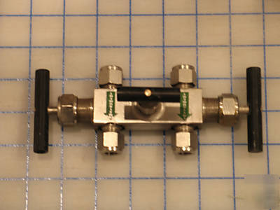Evans swagelok ss 3 valve instrument manifold 3/8 inch