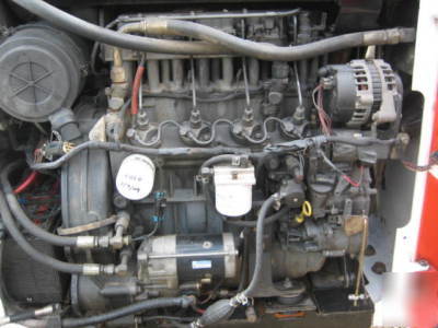 Bobcat 863G skidsteer, starts runs & operates properly