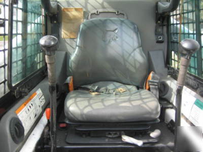 Bobcat 863G skidsteer, starts runs & operates properly