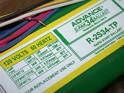 New 8 advance 120VAC flourescent ballasts r-2S34-tp