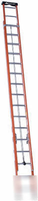 Louisville l-3022 32' fiberglass 1A extension ladder