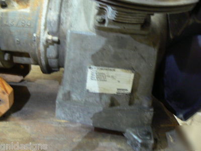 Atlas copco airlet LE7 reciprocating air compressor 5HP