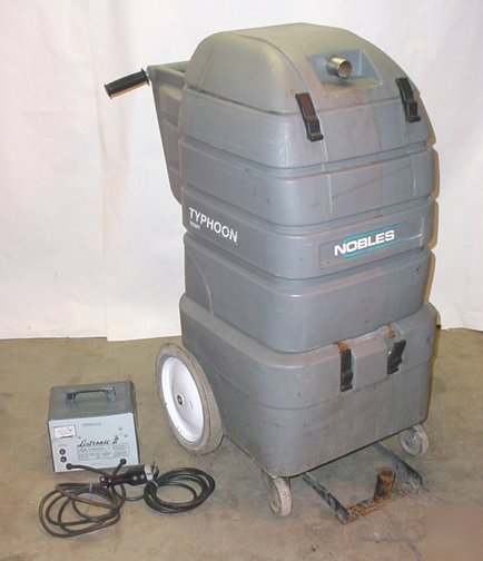 Tennant nobles typhoon battery wet dry vacuum cleaner