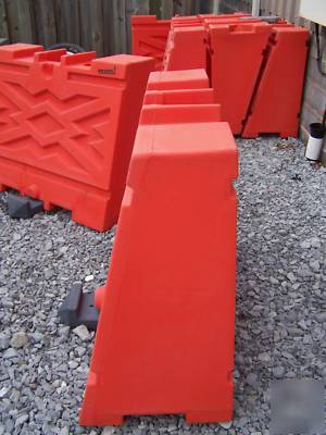 New sentry barricades /jersey wall /traffic control