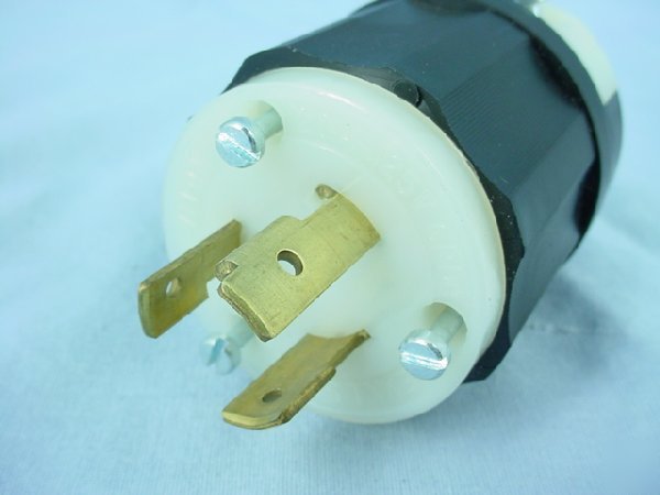 New leviton nema L5-20 locking plug twist lock 20A 125V