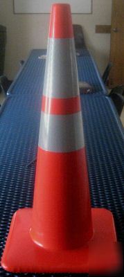 (6) 28â€ trimline traffic cones w/3M hi-intensity wrap