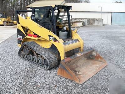2005 caterpillar 257B cat skid steer loader 