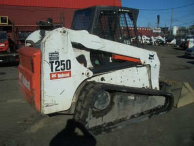 Bobcat T250 track loader and bucket kubota turbo diesel