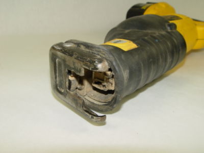 Nice dewalt DC385 reciprocating saw w/battery & charger