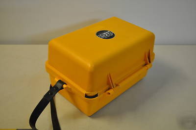 Topcon automatic level model at-G3 with case #100099