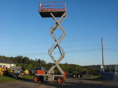 2005 skyjack 7127 4WD scissor lift only 1390 hours